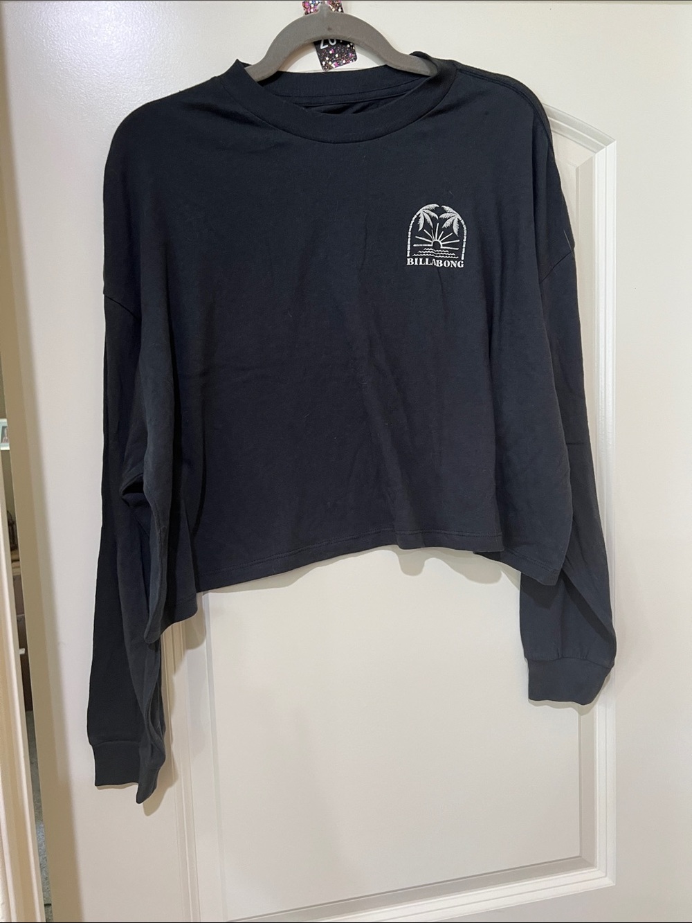 Billabong Black Cropped Long Sleeve Sweatshirt with LogoH267